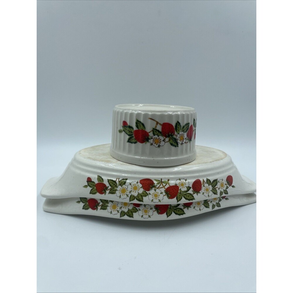 Vtg. Sheffield "Strawberries 'n Cream" Set of 2 Casse Dishes 10 1/4 + 1 Ramekin
